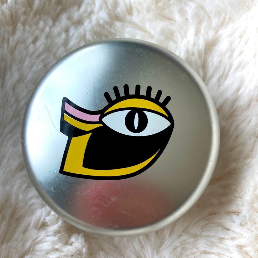 MAC Pearl Varnish Studio Eye Gloss. New. 15ml.